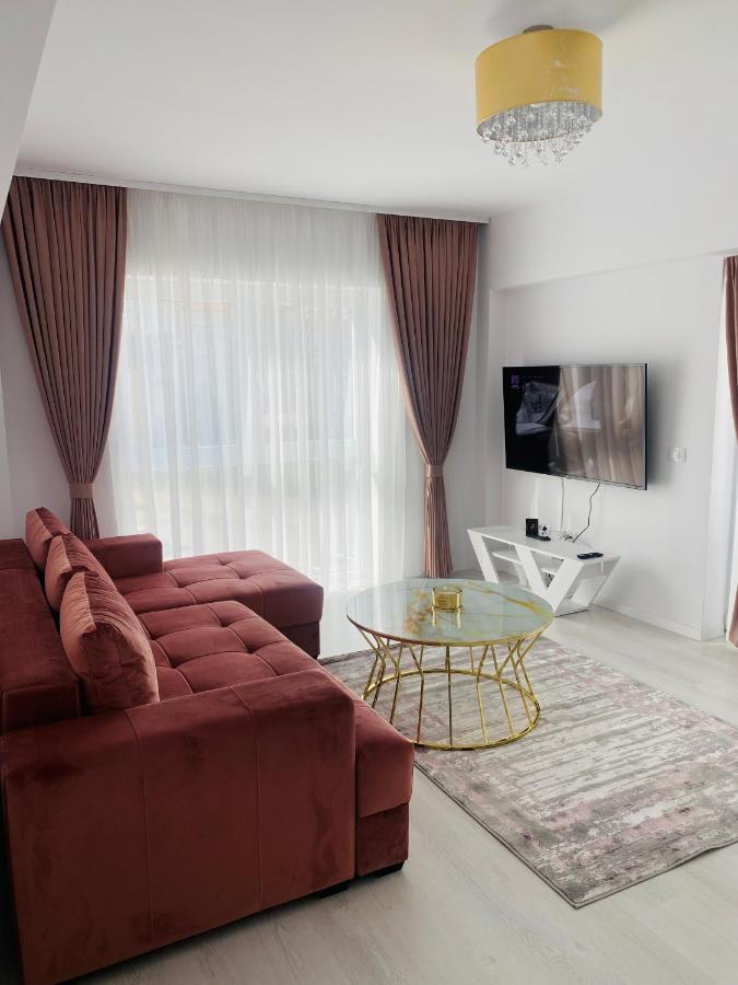 Luxury Queen Кимпулунг-Молдовенеск Екстер'єр фото